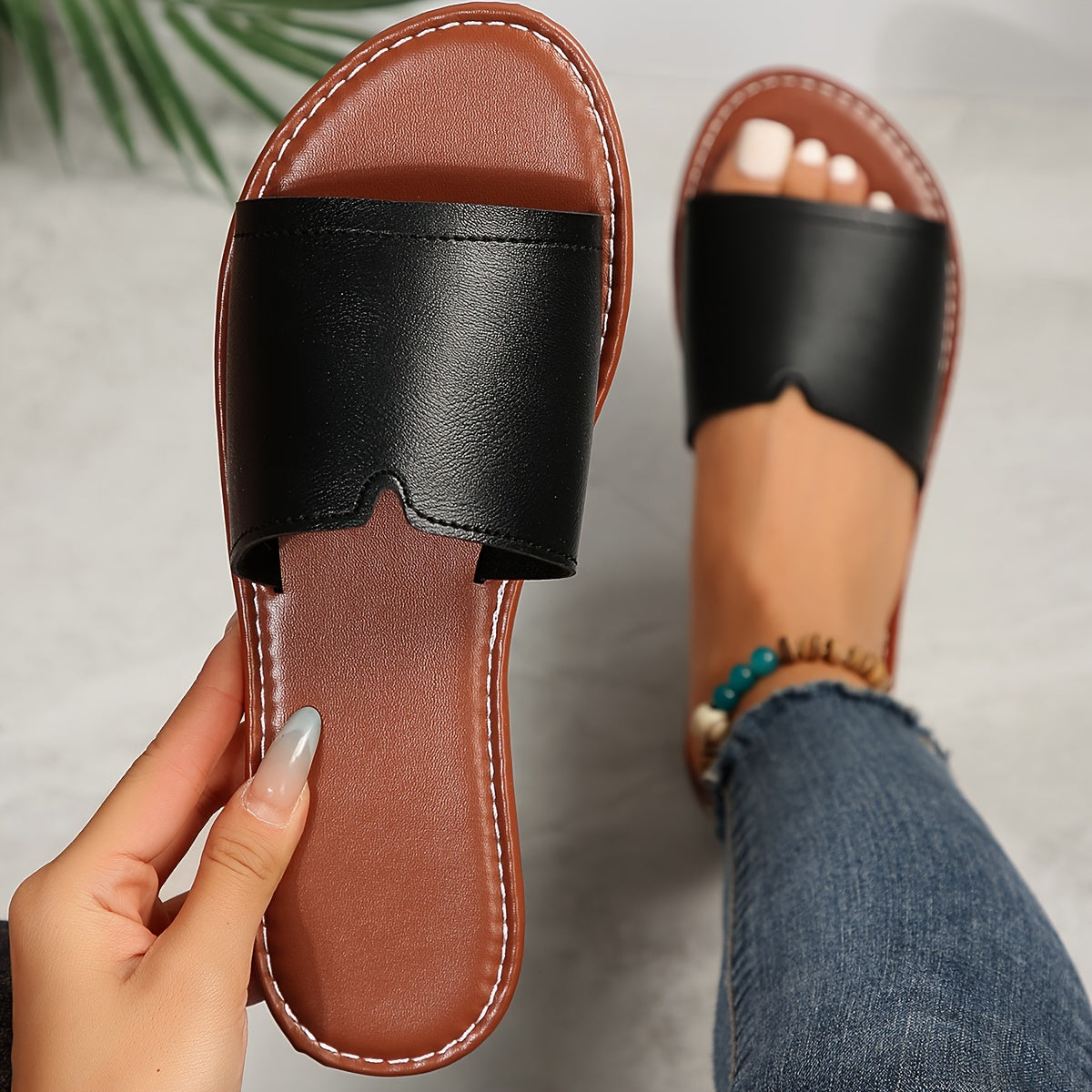 Women's Solid Color Flat Sandals – Minimalist Summer Comfort